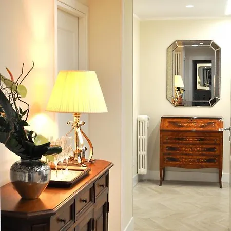 Trastevere Boulevard Apartment