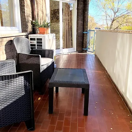 Trastevere Boulevard *