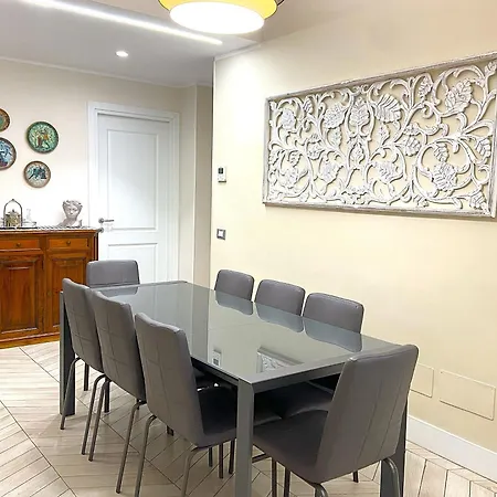 Trastevere Boulevard Apartment