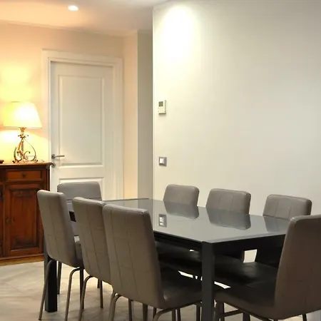 Trastevere Boulevard * Rome